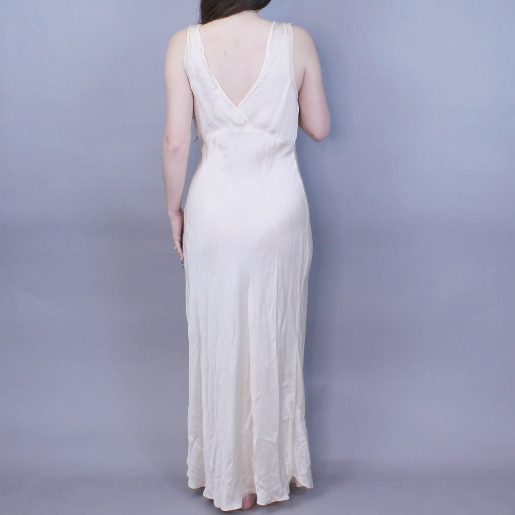 Vintage 40s Silky Bias Cut Elegant Nightgown
