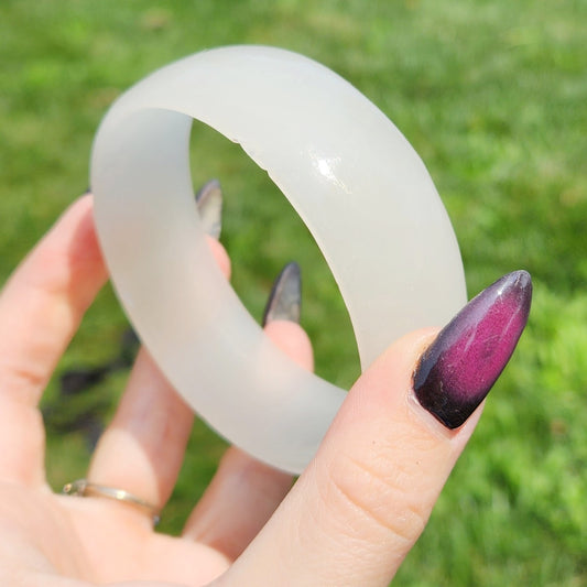 Vintage 80s White. Jade Bangle Bracelet