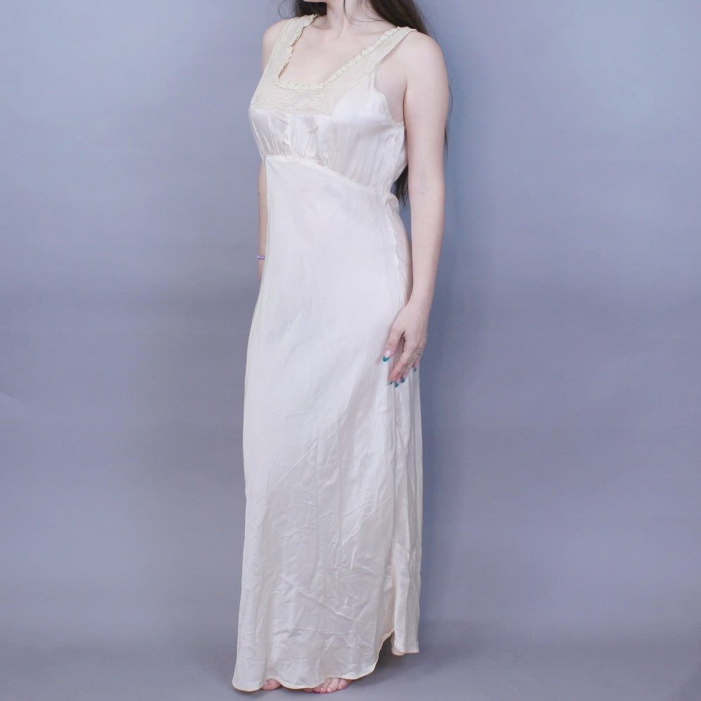Vintage 40s Silky Bias Cut Elegant Nightgown