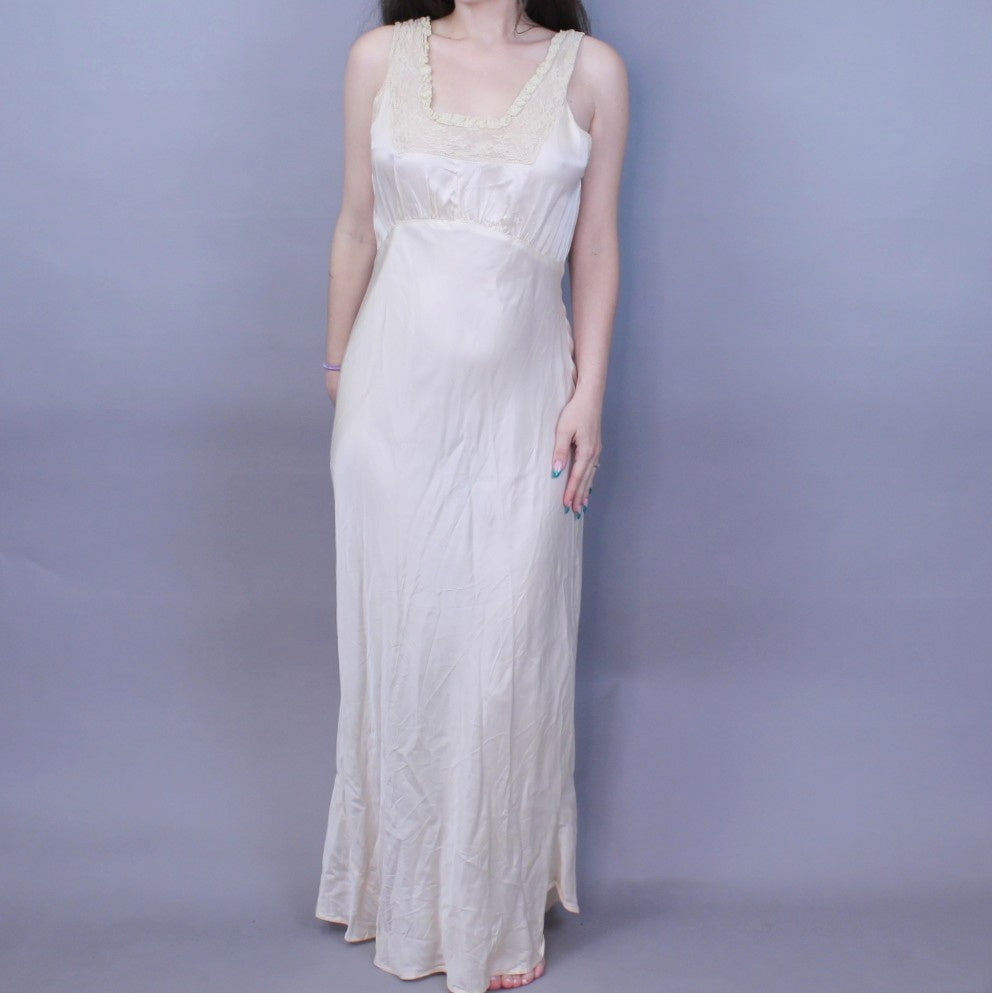 Vintage 40s Silky Bias Cut Elegant Nightgown