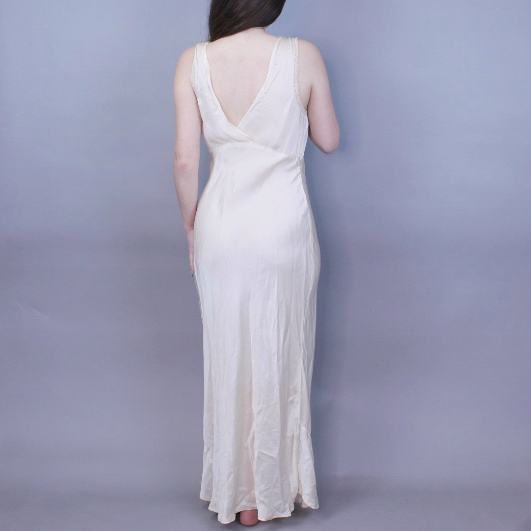 Vintage 40s Silky Bias Cut Elegant Nightgown