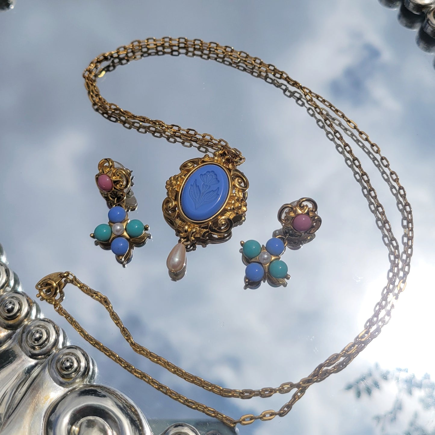 Vintage 80s Matching Jewelry Set Intaglio Glass Flower Cameo and Matching Earrings by Trifari