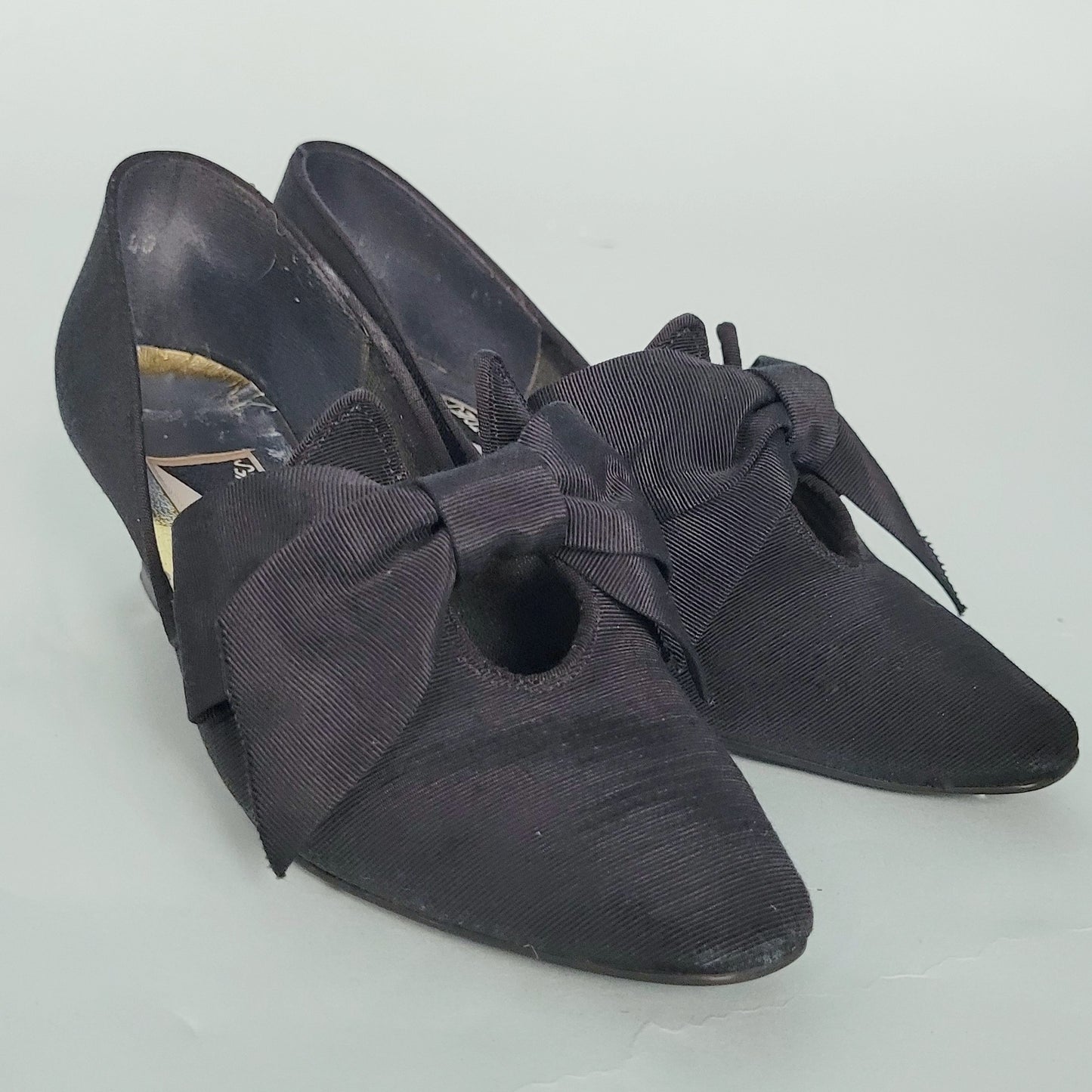 Vintage 90s Retro Bow Heels