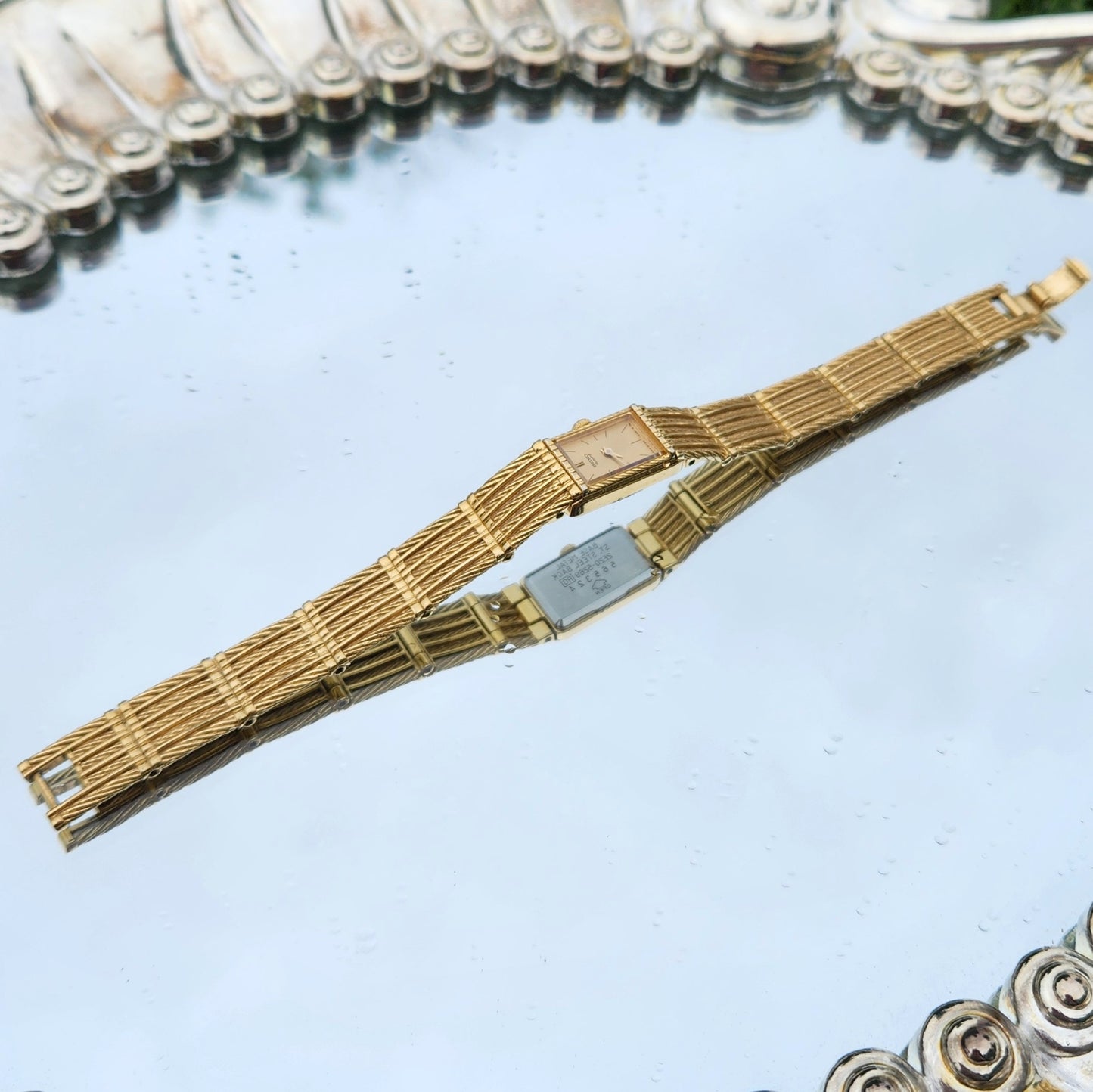 Vintage 90s Gold Tone Seiko Bracelet Watch