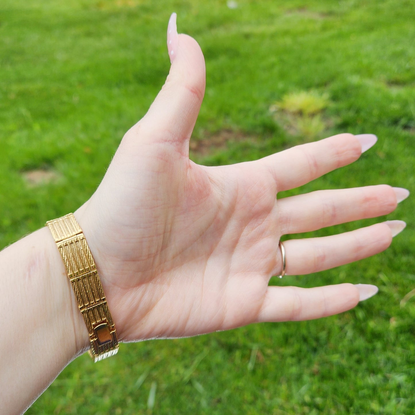 Vintage 90s Gold Tone Seiko Bracelet Watch