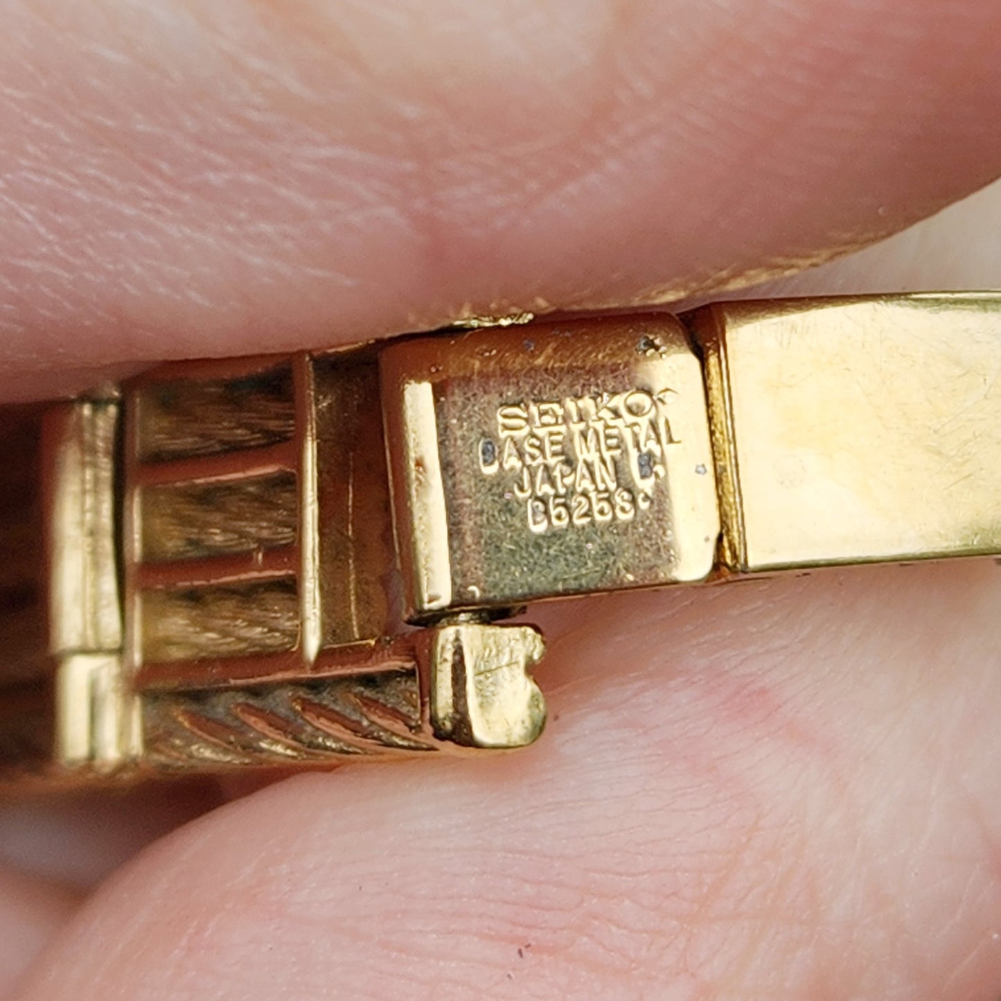 Vintage 90s Gold Tone Seiko Bracelet Watch