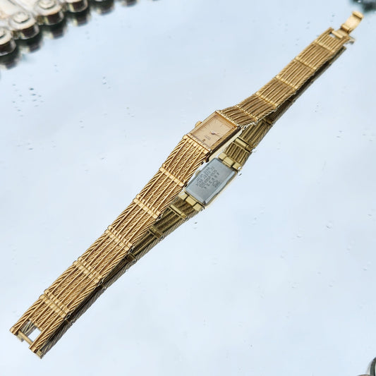 Vintage 90s Gold Tone Seiko Bracelet Watch