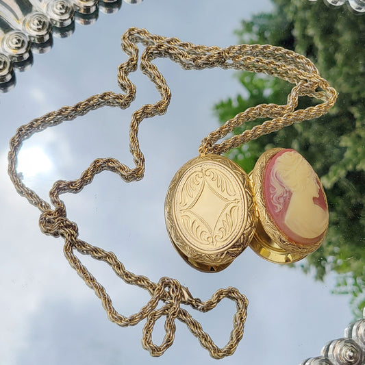 Vintage 70s Victorian Cameo Locket