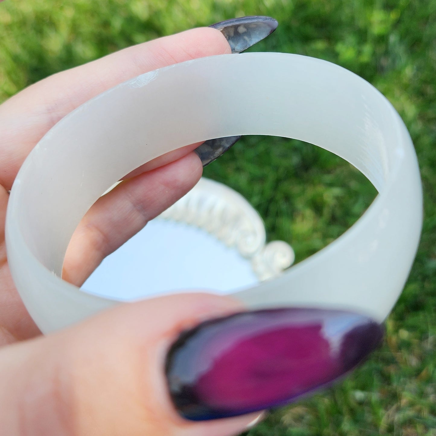 Vintage 80s White. Jade Bangle Bracelet