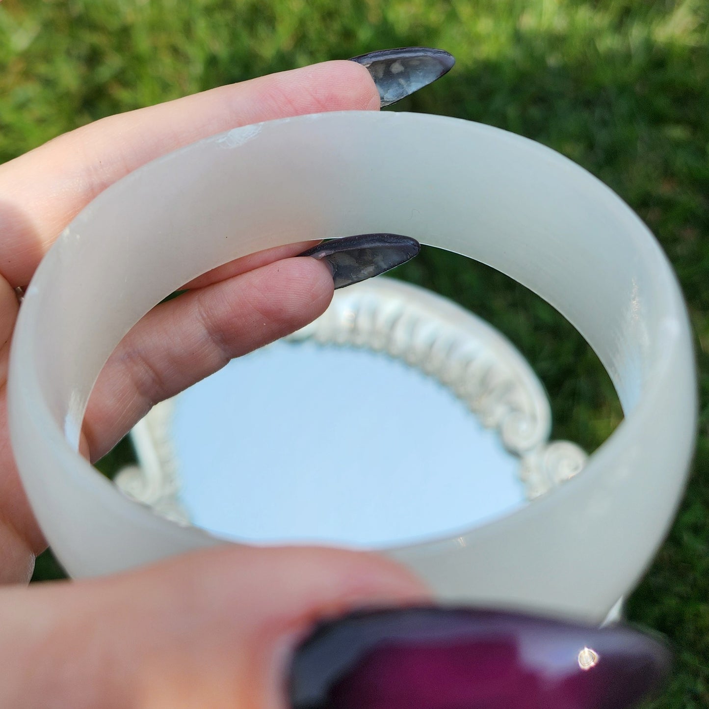 Vintage 80s White. Jade Bangle Bracelet