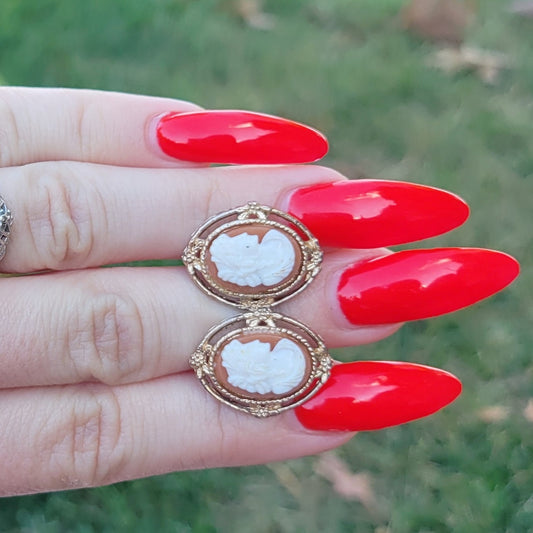 Vintage 60s Cameo Screw Back Earrings