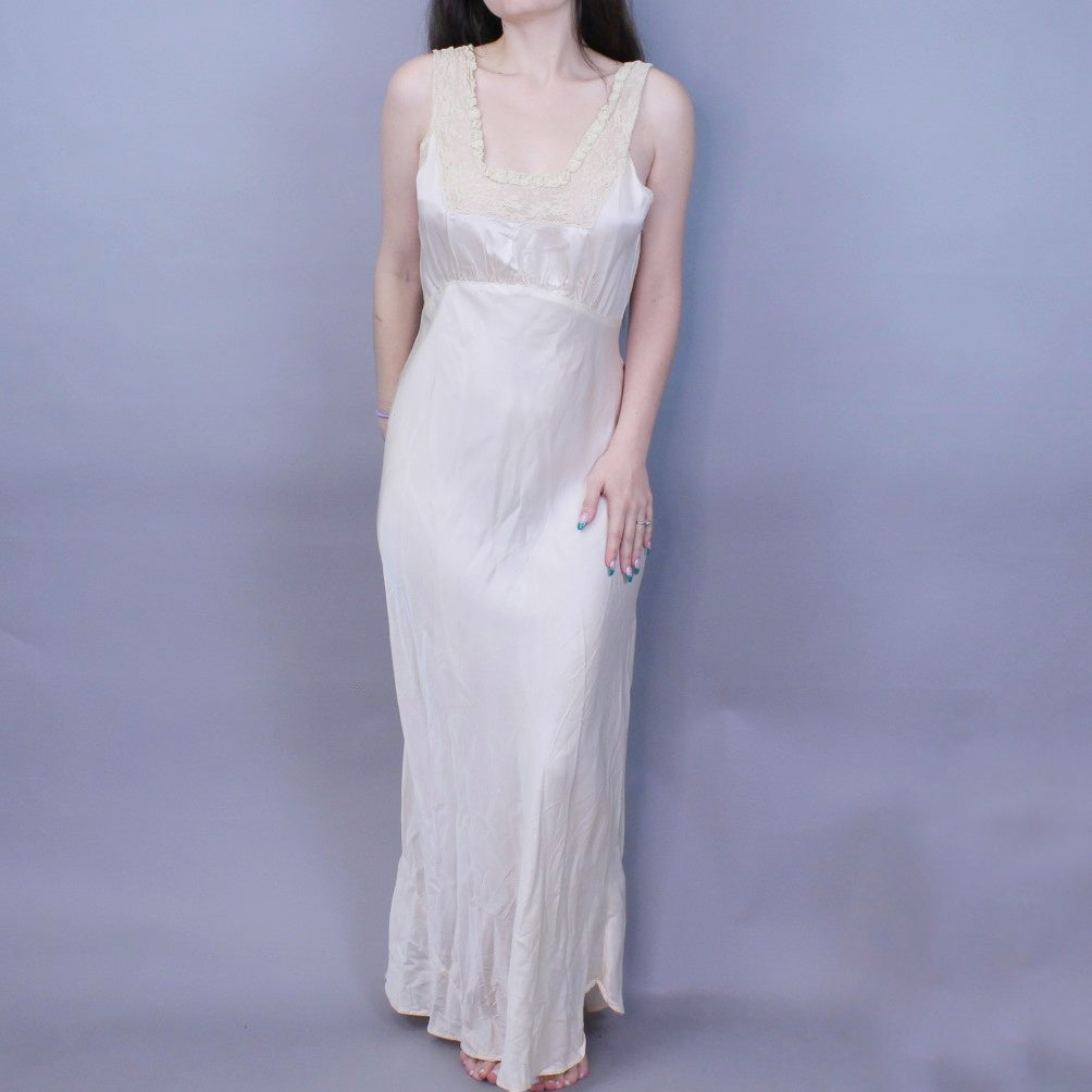 Vintage 40s Silky Bias Cut Elegant Nightgown