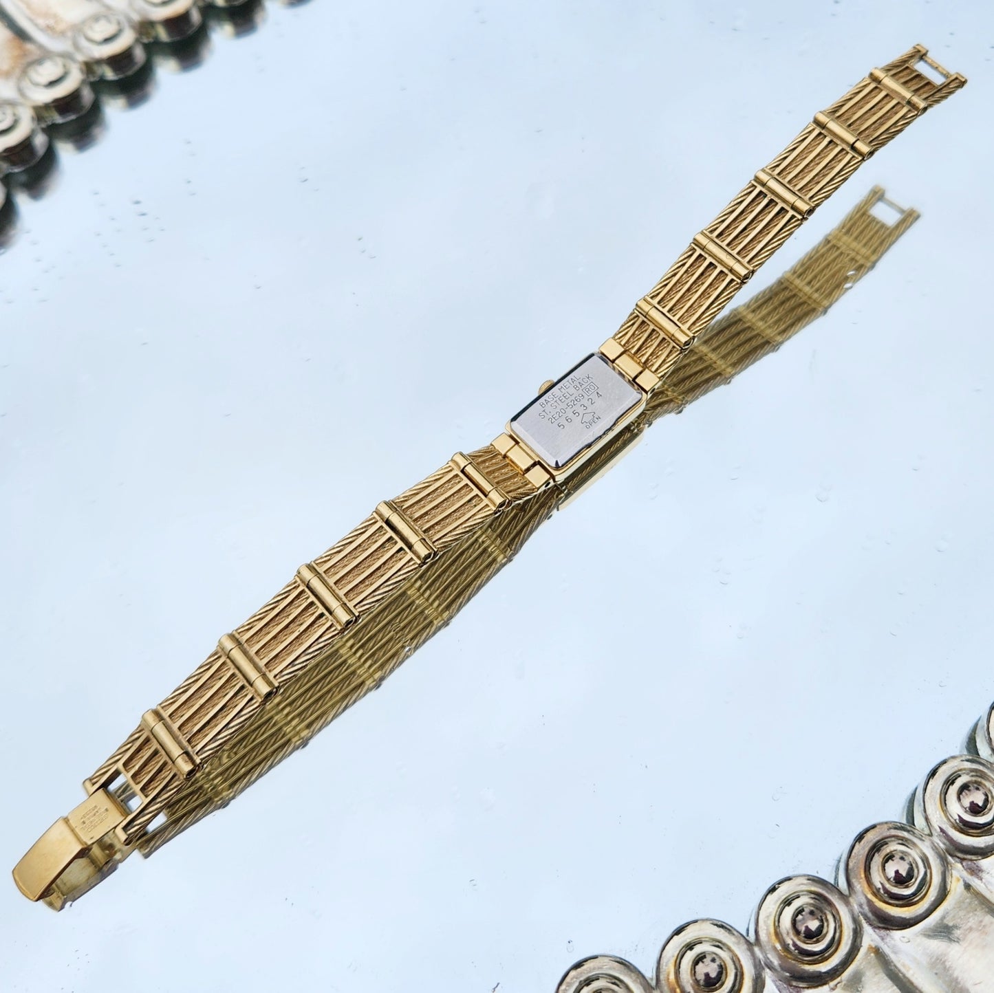 Vintage 90s Gold Tone Seiko Bracelet Watch