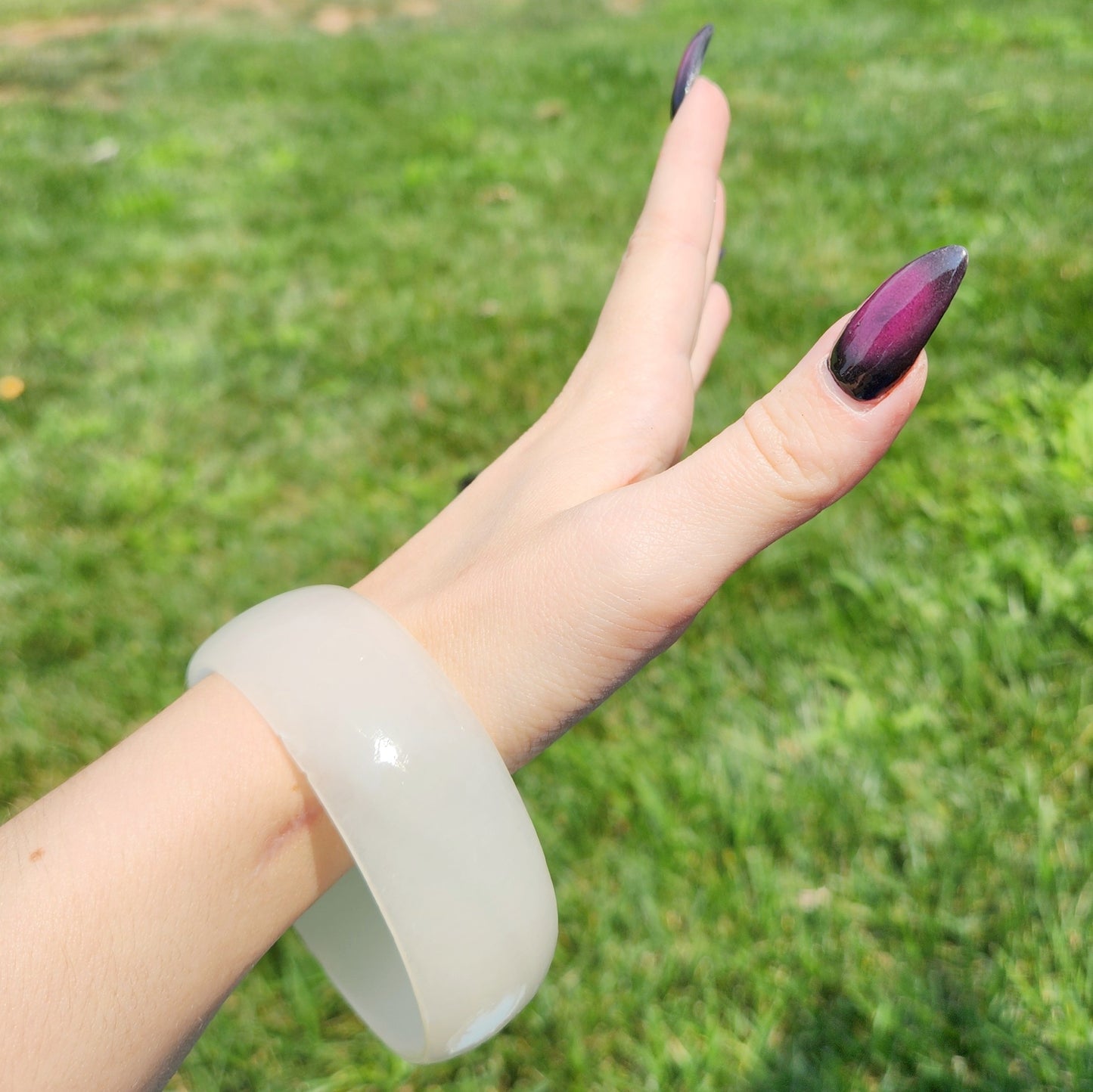 Vintage 80s White. Jade Bangle Bracelet