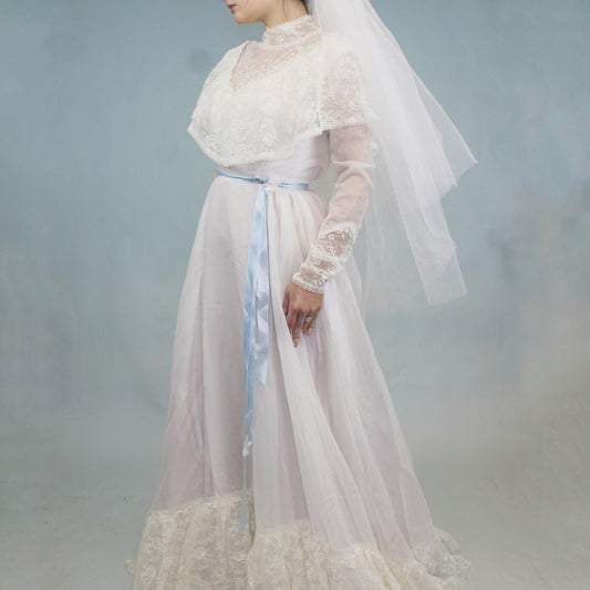 Vintage 80s Victorian Lace A-line Wedding Dress